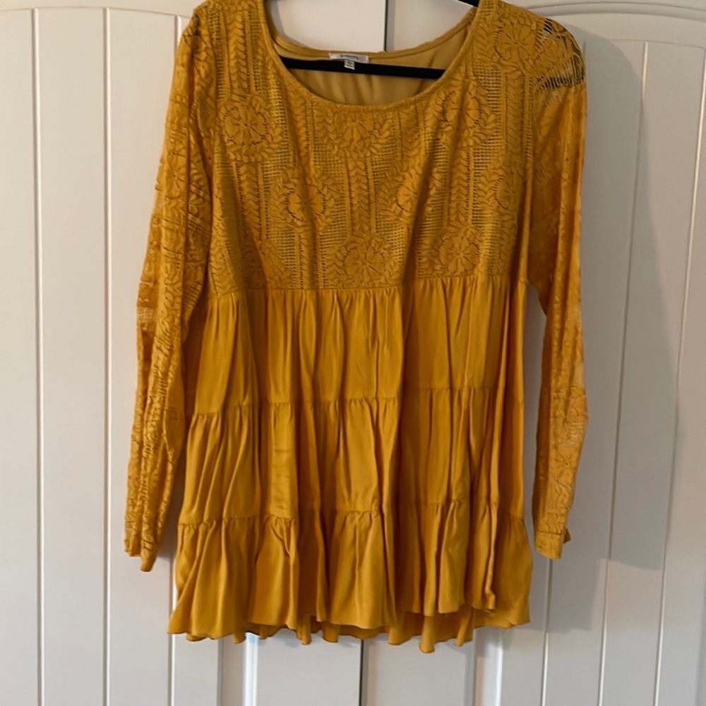 Size L lace and lined babydoll top